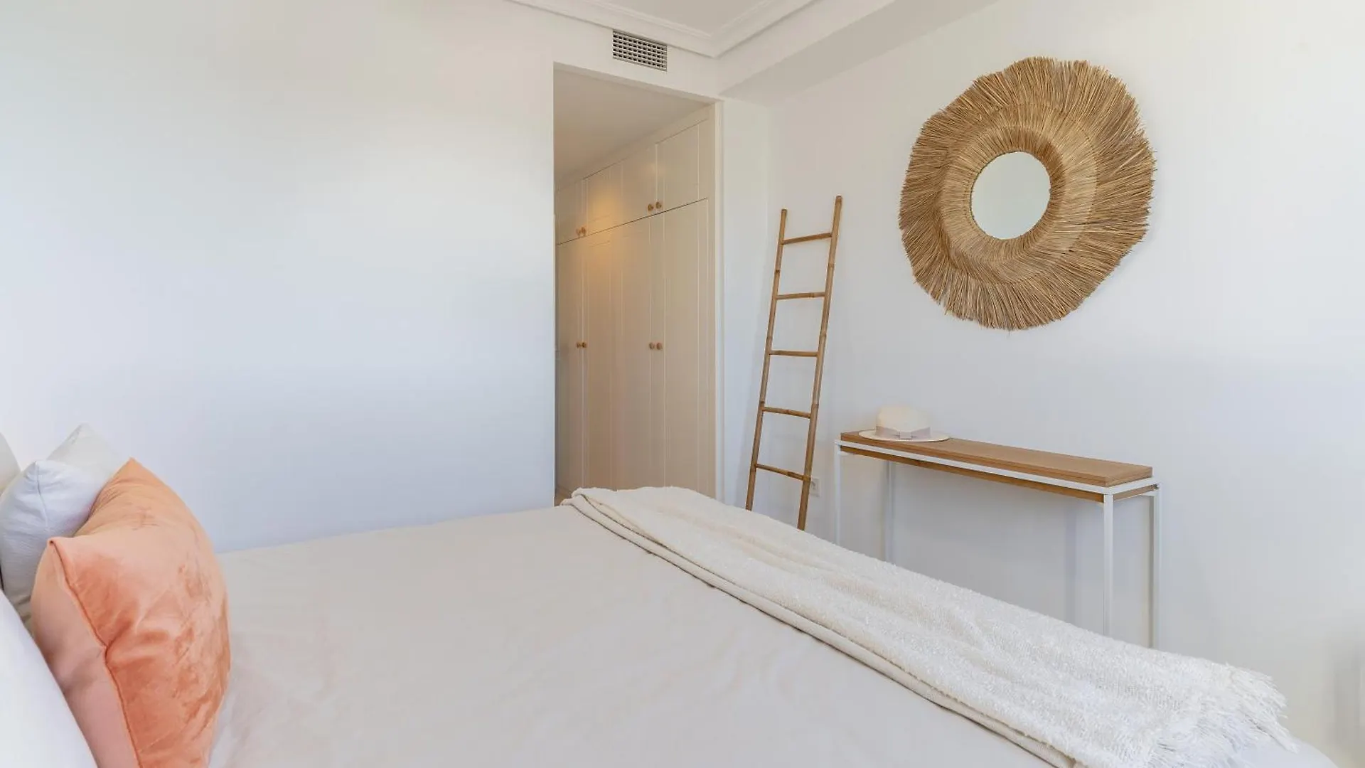 Tatil Evi Penthouse In Estepona With Panoramic Sea View
