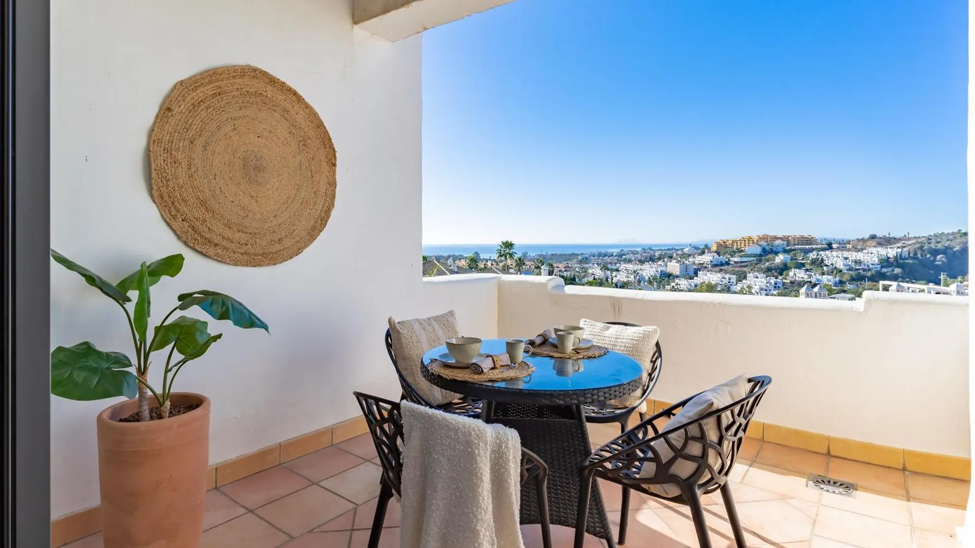 Penthouse In Estepona With Panoramic Sea View Holiday home