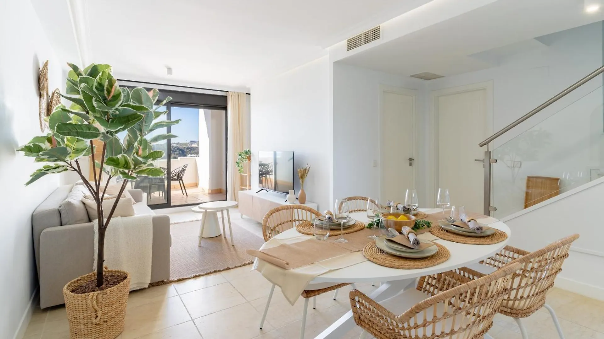 Penthouse In Estepona With Panoramic Sea View